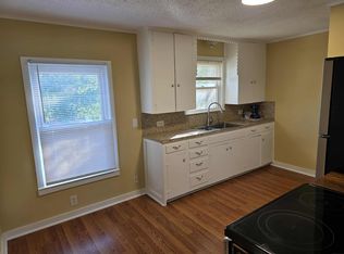 900 S Michaux Ave, Palestine, TX 75801
