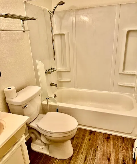 1007 Hoyt St #5 — Photo 7