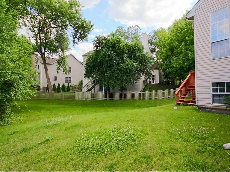 531 Primrose Ln — Photo 18