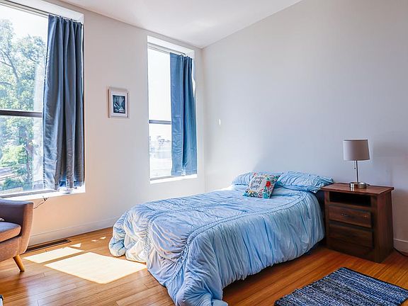 4th image of 201 S West St #302