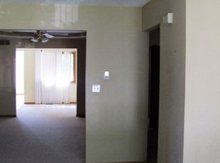 1006 Edgewater Dr, Morris, IL 60450
