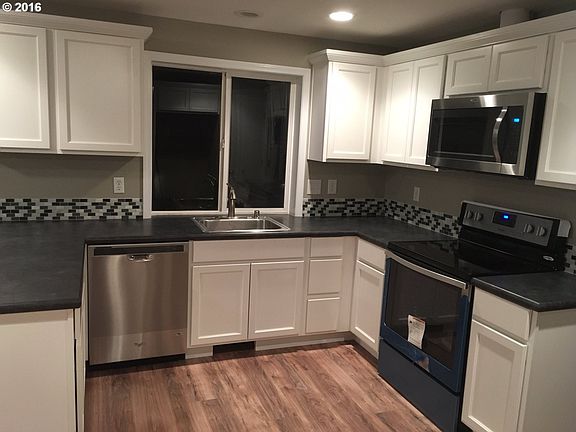3rd image of 5714 NE 42nd Ave