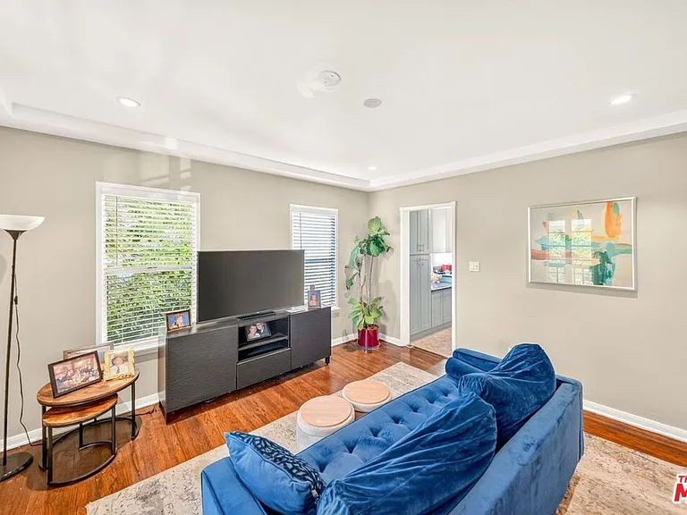 9928 Robbins Dr — Photo 21