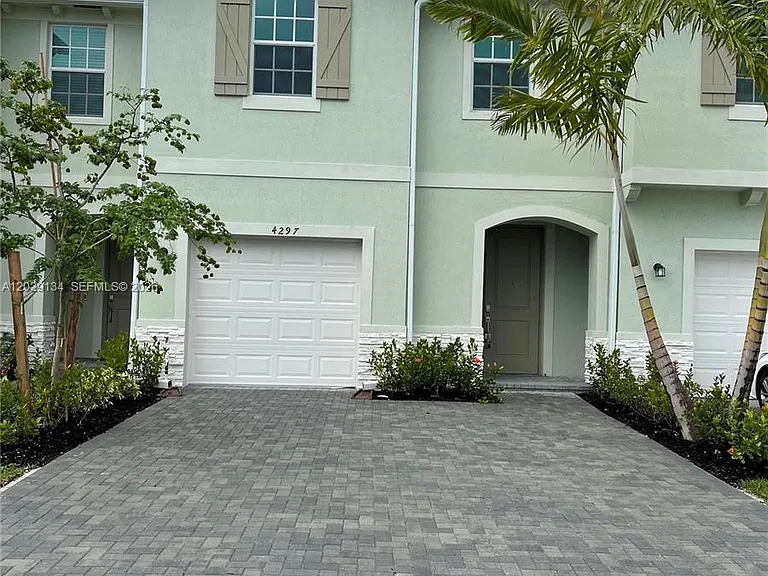 4297 Hammock Grove Dr #4297 — Photo 1