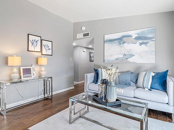 3rd image of 206 Portola Way