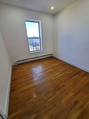 2nd image of 148 Bruckner Blvd #3