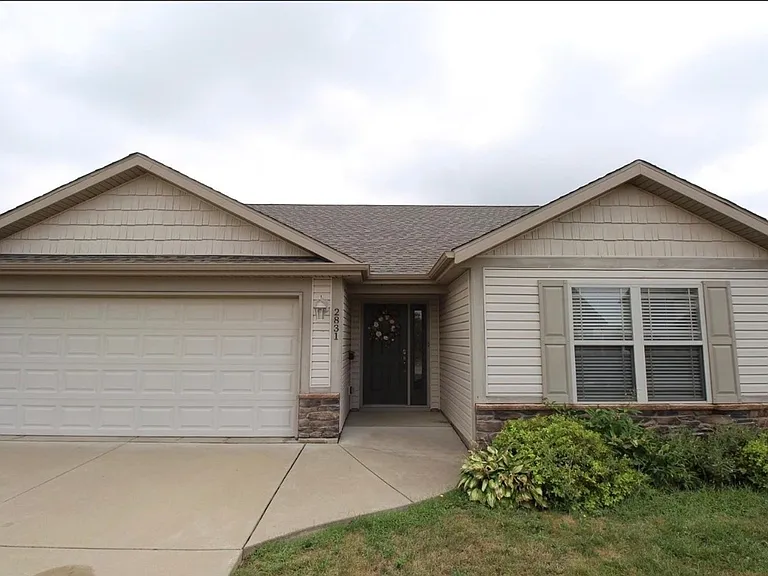 2831 Atlas Dr — Photo 1