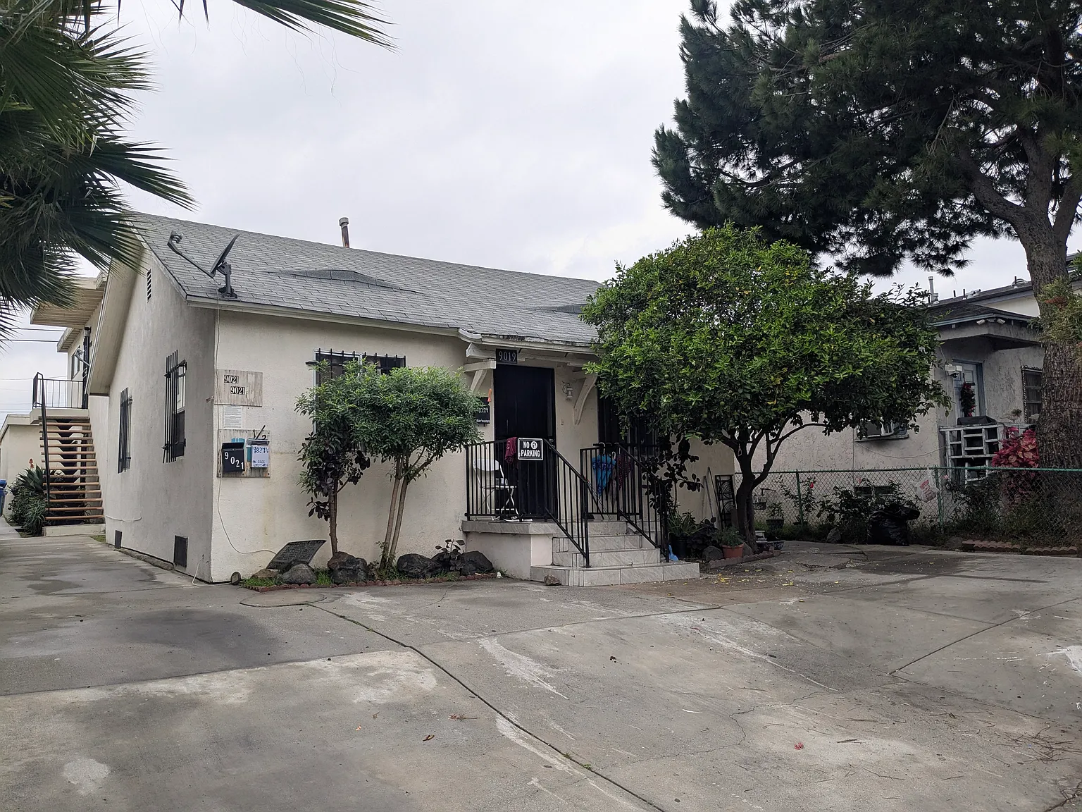 9021 1/2 Baring Cross St — Photo 3