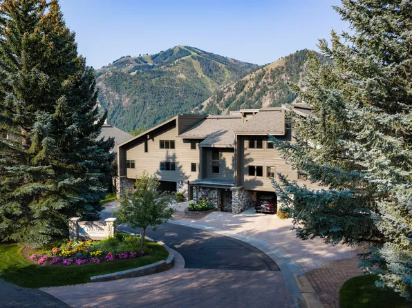 235 Spur Ln #106, Ketchum, ID 83340