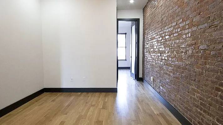 Rented by Nooklyn NYC LLC | media 84