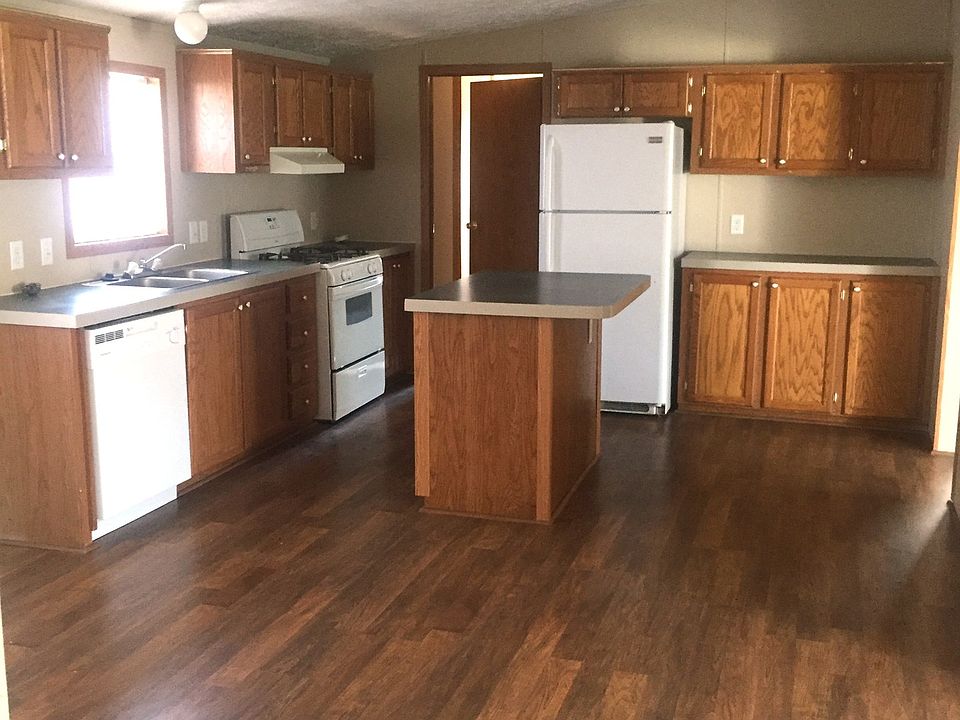 1st image of 14 Oak Blvd