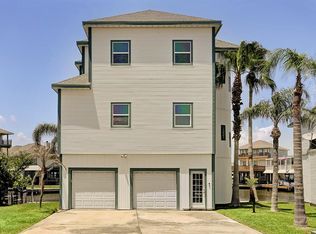 211 Easterly Dr, Tiki Island, TX 77554