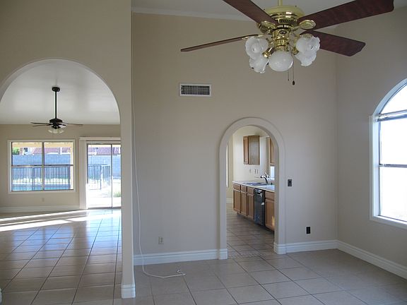 3rd image of 4805 E Hannibal Cir