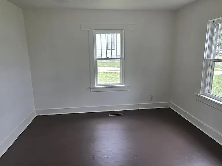 2062 N Albertha Ave — Photo 3