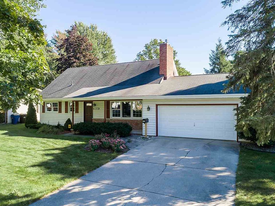 1st image of 1802 Burlington Dr