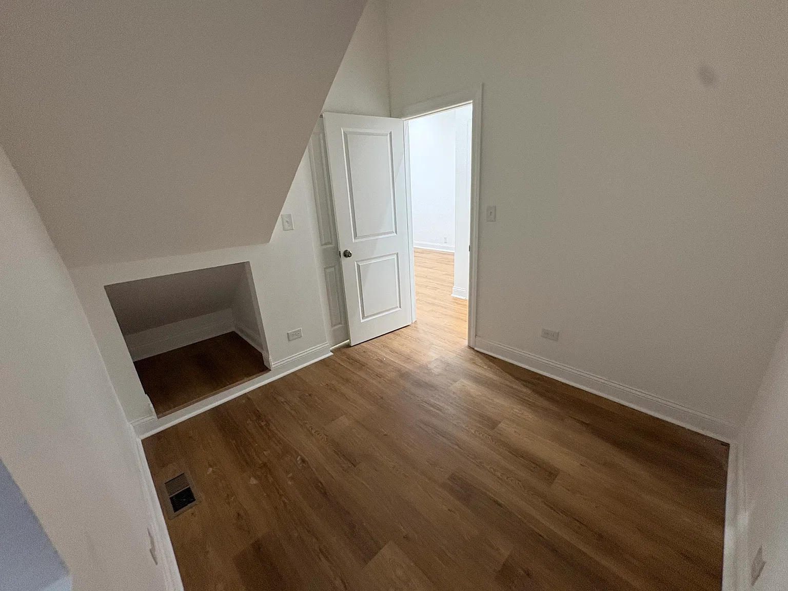 2 bed, 1200 sqft, $2,450 — Photo 4