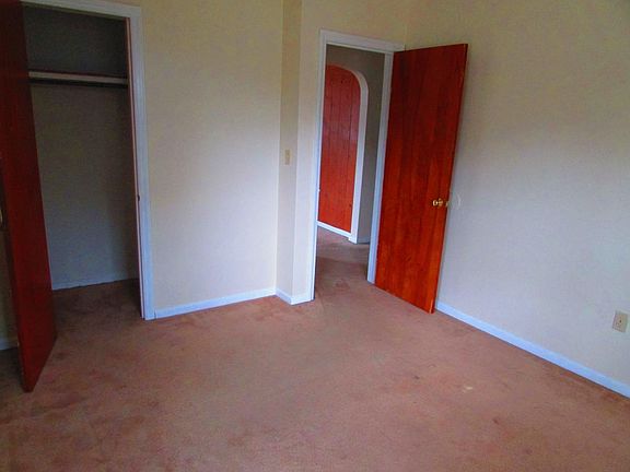 3rd image of 1003 N College Ave