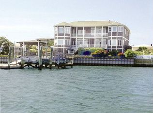608 Channel Dr N, Wrightsville Beach, NC 28480