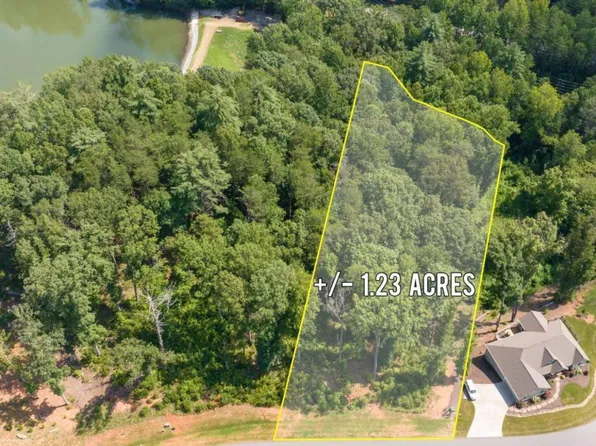 30 Yonah Lake Dr, Sautee Nacoochee, GA 30571