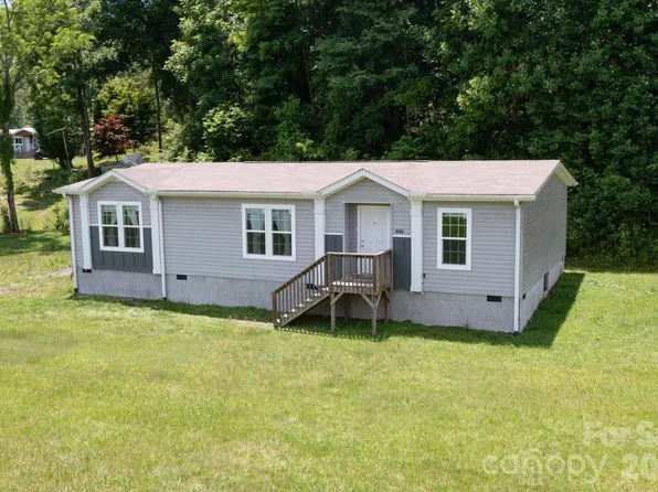 1060 Pickens Hwy, Rosman, NC 28772