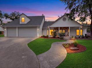 715 Kiowa Dr E, Lake Kiowa, TX 76240