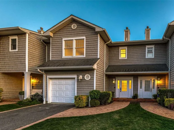 19 Ocean Watch Court #19, Freeport, NY 11520