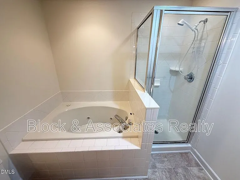 5523 Cottonrose Ln — Photo 17