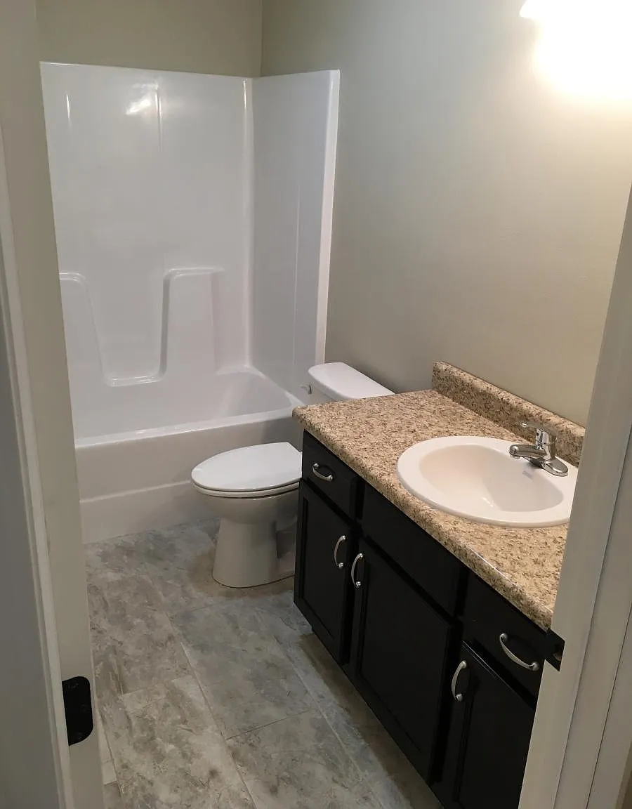 944 W Meadowmere St — Photo 3