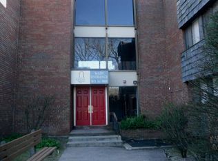 902 High Path Rd, Windsor, CT 06095