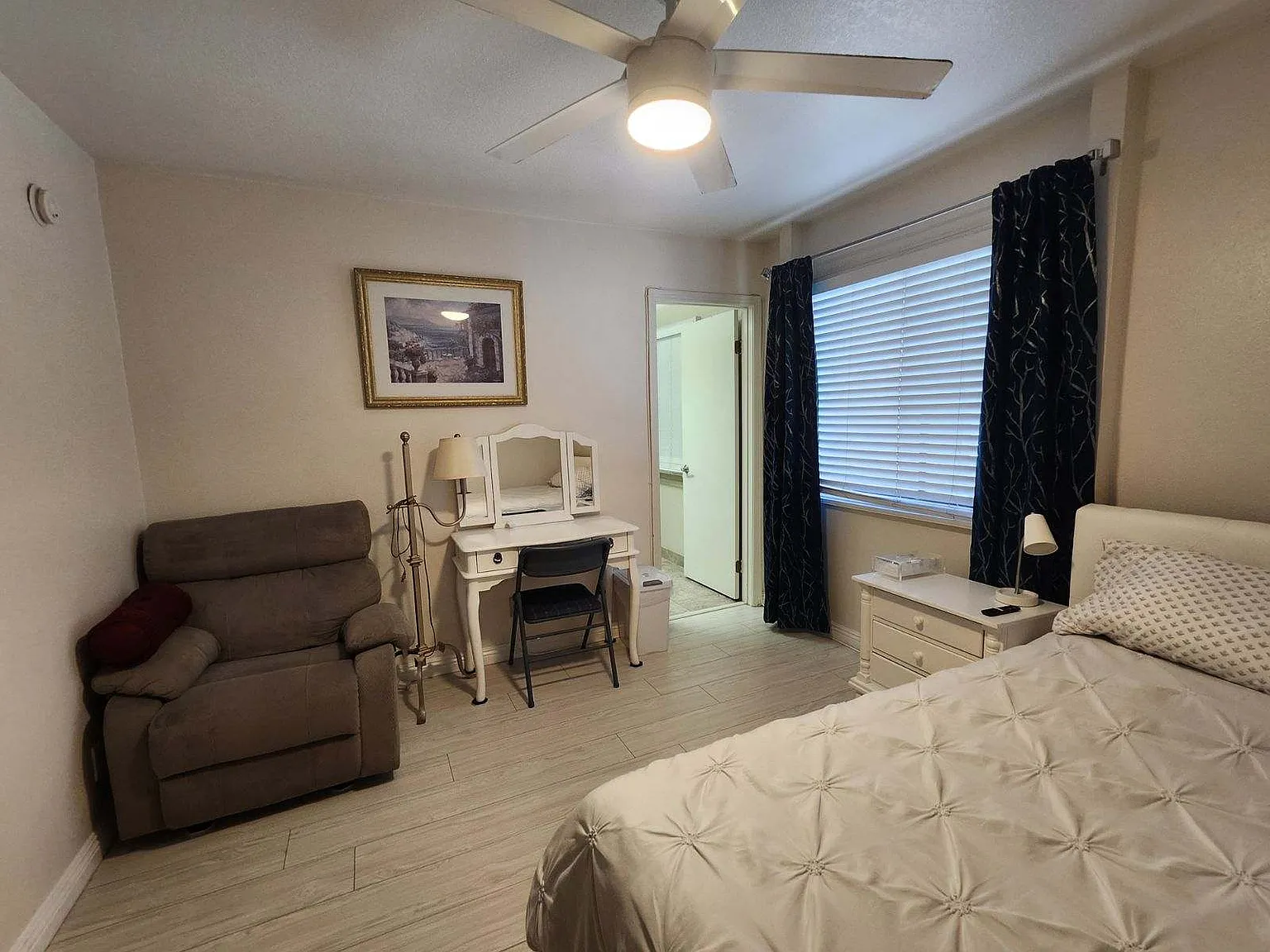 2 bed, 2.5 bath, $1,500 — Photo 4