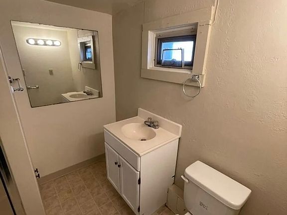 5th image of 210 SW Jefferson Ave APT 8