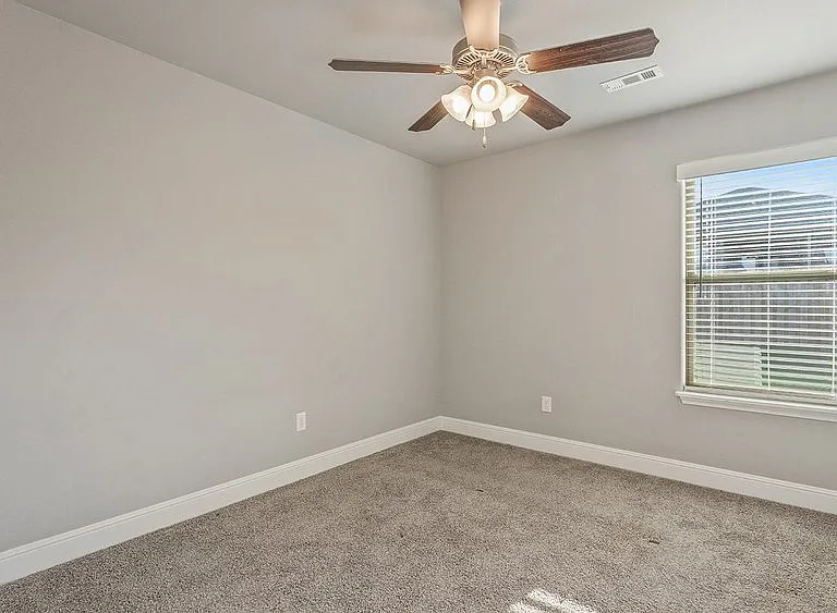 6005 Hoover St — Photo 12