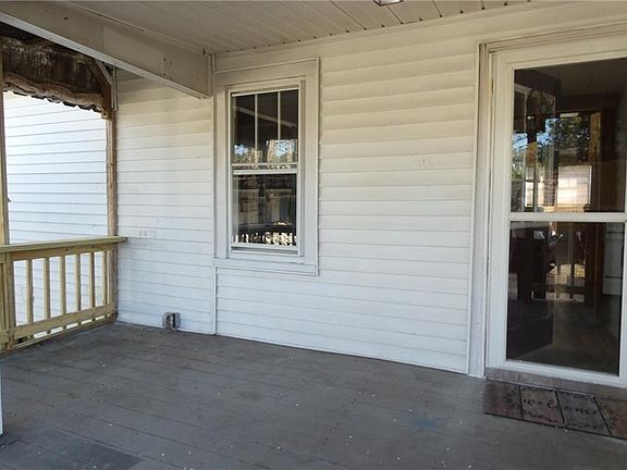 Back deck constructed of Trex style material.