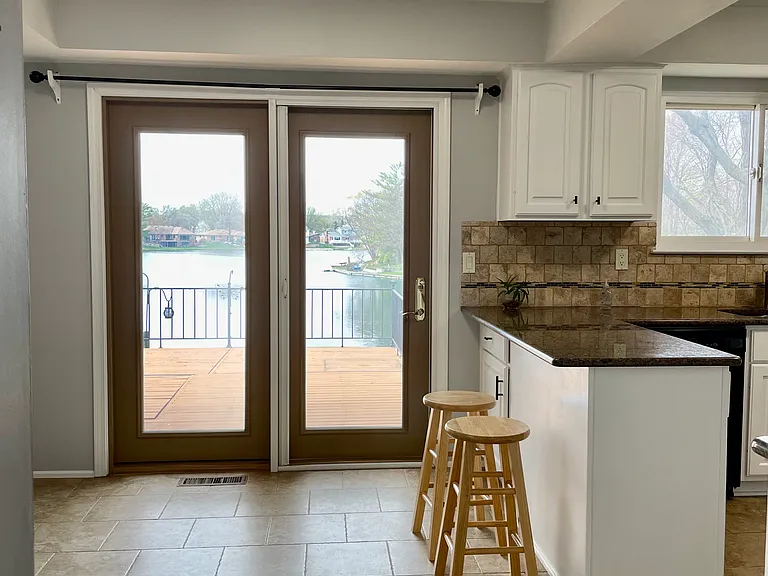 1911 Smallbrook Dr — Photo 9