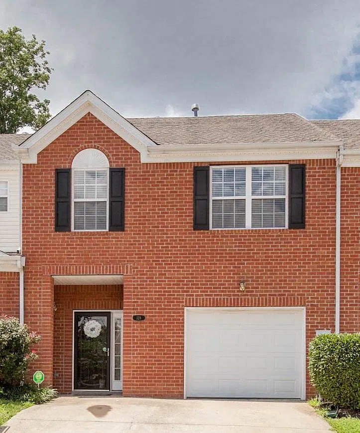 3 bed, 2.5 bath, 2055 sqft, $2,150 — Photo 1
