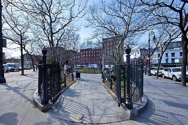 Sold by Citi Habitats | media 25