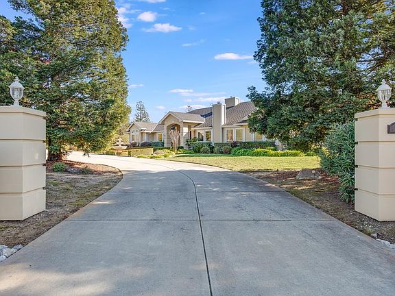 2nd image of 5605 Sundown Ln
