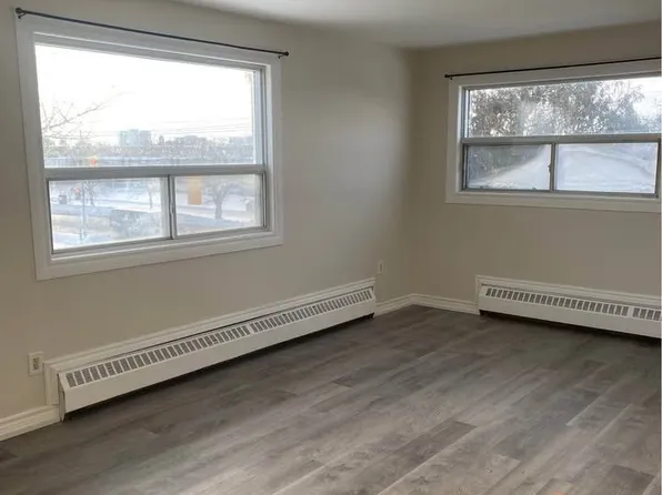 211 Milvan Dr, Toronto, ON M9L 2A3