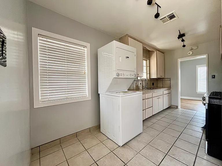 22 Real Rd — Photo 4