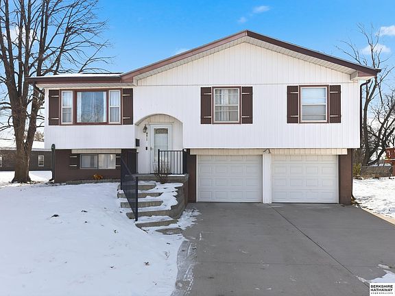 2nd image of 8609 Park View Blvd