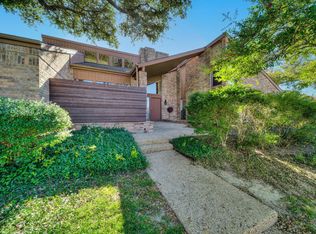 10211 Bridgegate Ln, Dallas, TX 75243