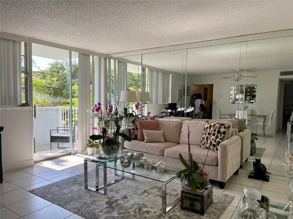16518 NE 26th Ave APT 205, North Miami Beach, FL 33160