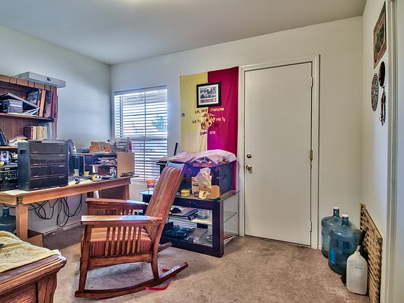 4th image of 25240 Steiner Dr
