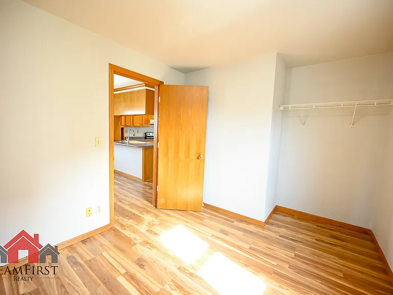 608 Central St — Photo 12