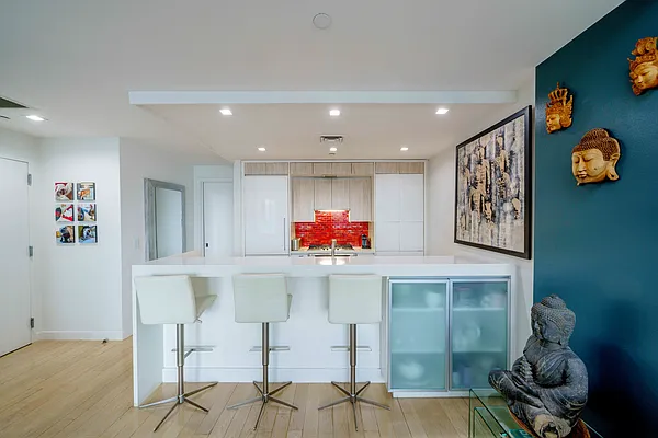 Sold by SERHANT. | media 3