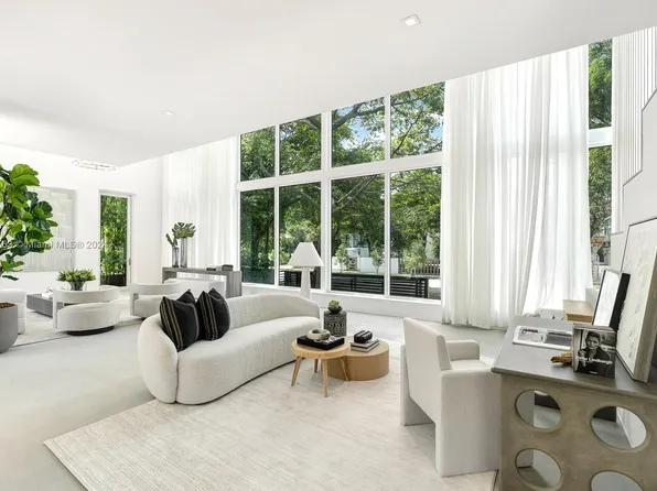 4433 N Bay Rd, Miami Beach, FL 33140