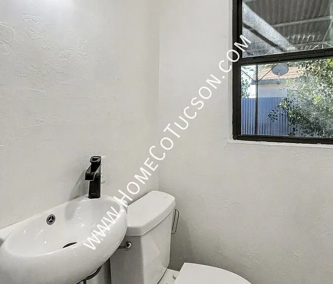 3435 E Elida St — Photo 15