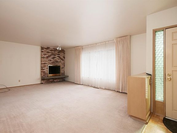 4th image of 4 Jean Ct