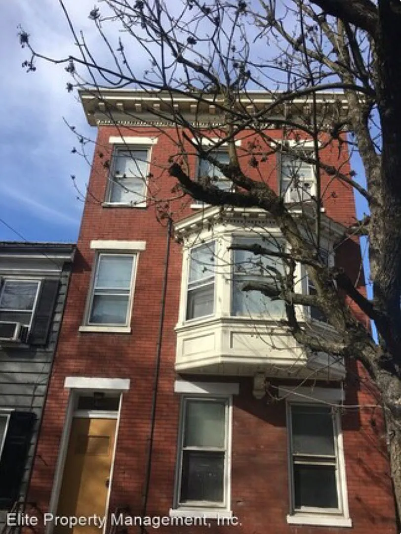 1 Bedroom Apartment Downtown York with Parking — Photo 1