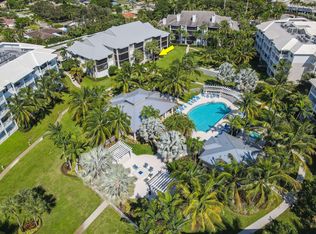 212 Bay Colony Dr N, Juno Beach, FL 33408